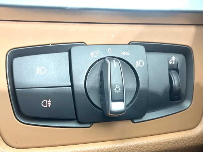 2015 BMW 3 Series DBA-8A20 (UW-6a17b325cf945)[23]