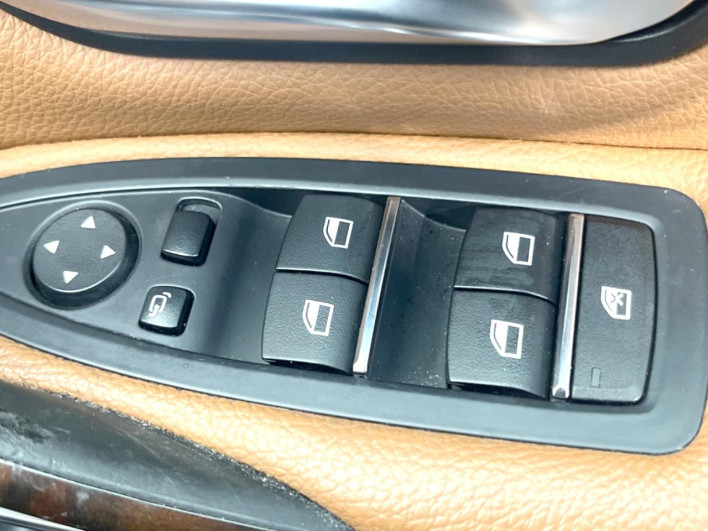 2015 BMW 3 Series DBA-8A20 (UW-6a17b325cf945)[21]