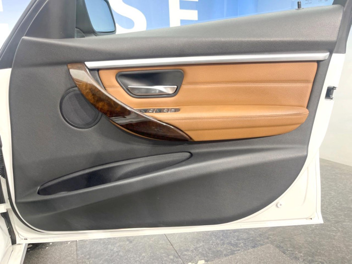 2015 BMW 3 Series DBA-8A20 (UW-6a17b325cf945)[19]