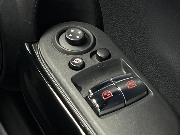 2021 Rover Mini 3DA-XY15MW (UW-6a17b32b8b948)[5]