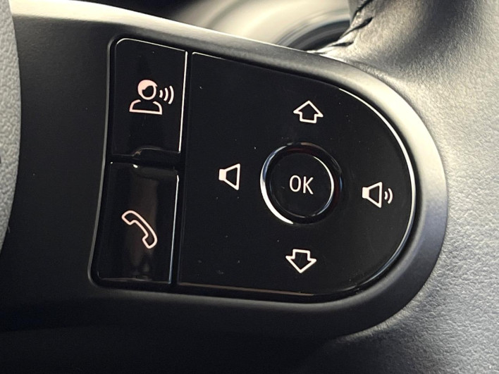 2021 Rover Mini 3DA-XY15MW (UW-6a17b32b8b948)[7]