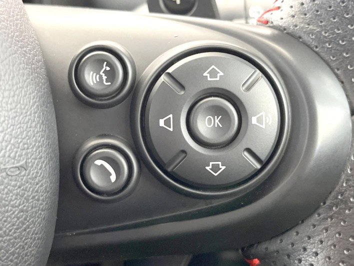 2018 Rover Mini LDA-YT20 (UW-6a17b32de2e23)[24]