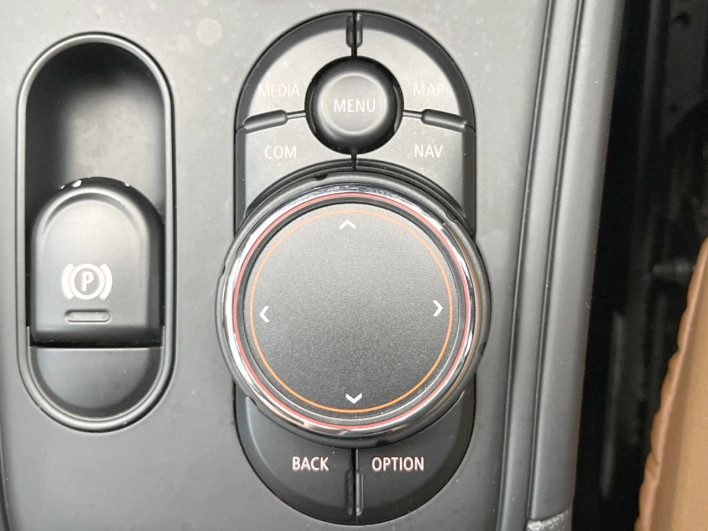 2017 Rover Mini LDA-YT20 (UW-6a17b32e46ddc)[21]