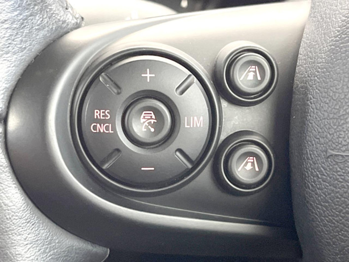 2017 Rover Mini LDA-YT20 (UW-6a17b32e46ddc)[23]