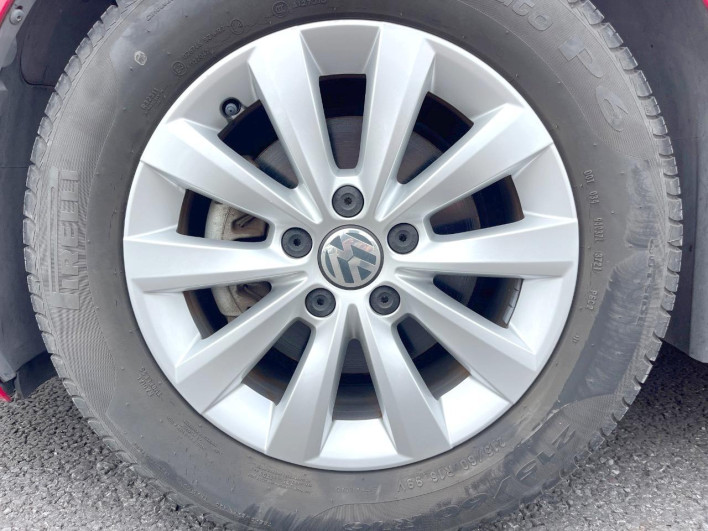 2016 Volkswagen The Beetle DBA-16CBZ (UW-6a17b32e98c3d)[17]