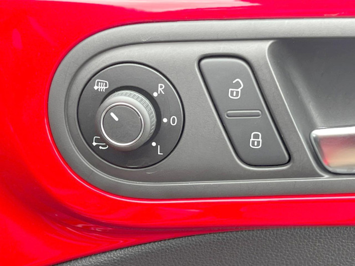 2016 Volkswagen The Beetle DBA-16CBZ (UW-6a17b32e98c3d)[11]