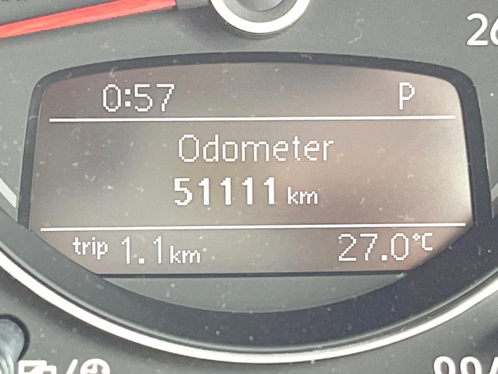 2016 Volkswagen The Beetle DBA-16CBZ (UW-6a17b32e98c3d)[2]