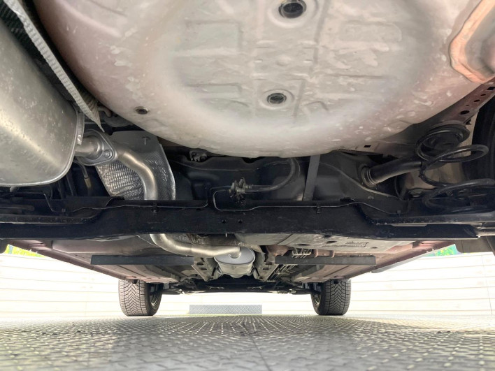 2015 Nissan JUKE DBA-YF15 (UW-6a17b33020ef8)[26]