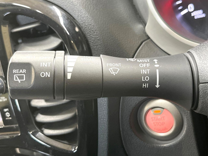 2015 Nissan JUKE DBA-YF15 (UW-6a17b330c8d7c)[26]