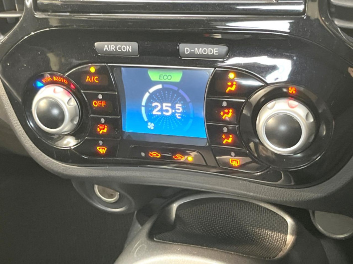 2015 Nissan JUKE DBA-YF15 (UW-6a17b330c8d7c)[28]