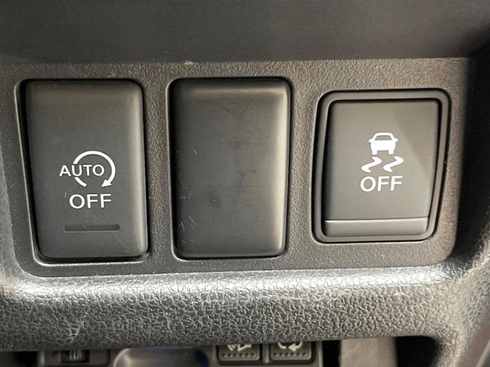 2015 Nissan JUKE DBA-YF15 (UW-6a17b330c8d7c)[25]