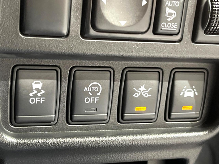 2016 Nissan JUKE DBA-YF15 (UW-6a17b330d6322)[29]