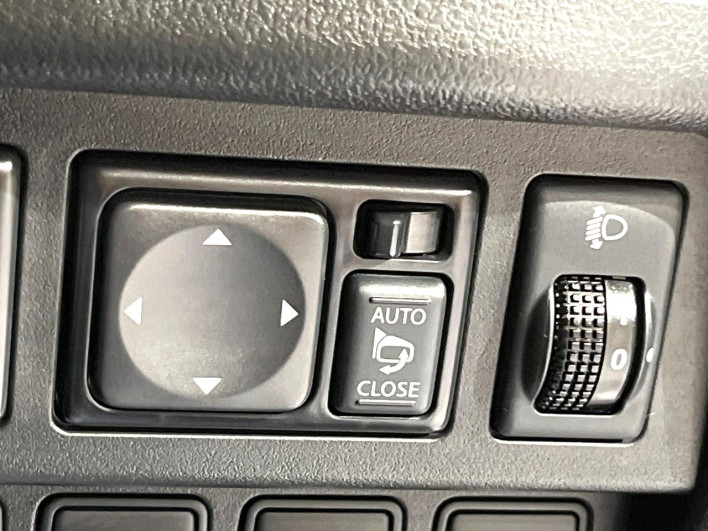 2016 Nissan JUKE DBA-YF15 (UW-6a17b330d6322)[28]