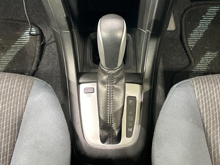2015 Suzuki Swift DBA-ZC72S (UW-6a17b337ecd1e)[29]