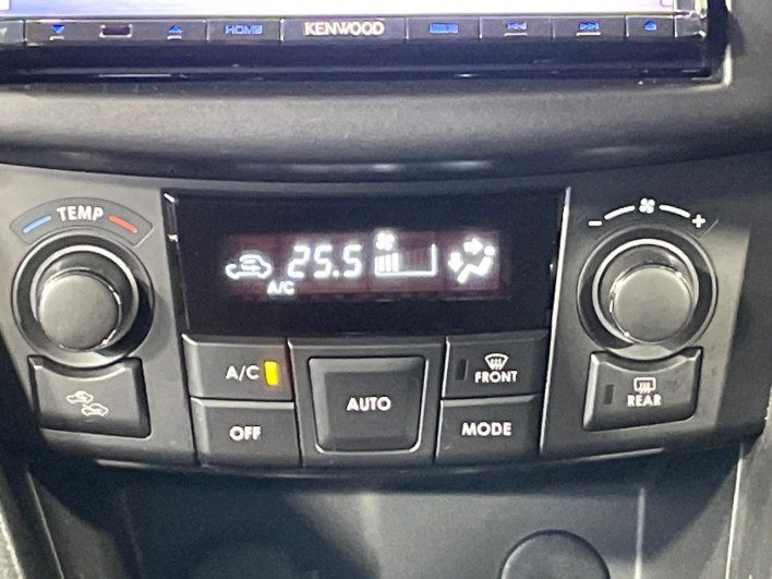 2015 Suzuki Swift DBA-ZC72S (UW-6a17b337ecd1e)[28]