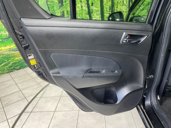 2015 Suzuki Swift DBA-ZC72S (UW-6a17b337ecd1e)[23]