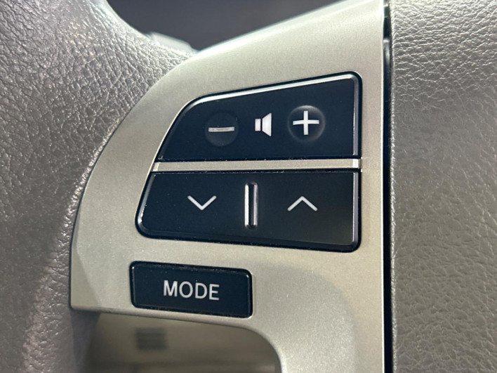 2011 Toyota Noah DBA-ZRR70G (UW-6a17b33c3bba6)[11]