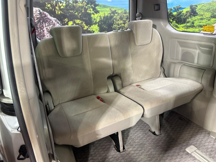 2011 Toyota Noah DBA-ZRR70G (UW-6a17b33c3bba6)[20]