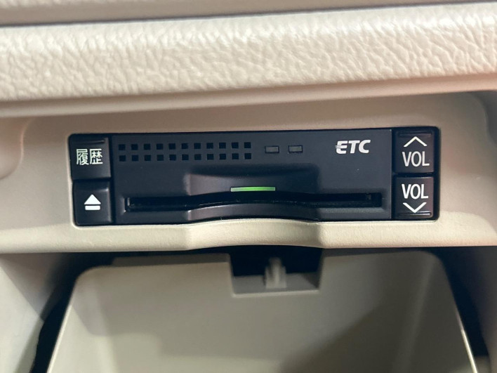 2011 Toyota Noah DBA-ZRR70G (UW-6a17b33c3bba6)[5]