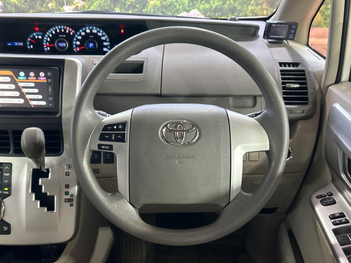 2011 Toyota Noah DBA-ZRR70G (UW-6a17b33c3bba6)[23]