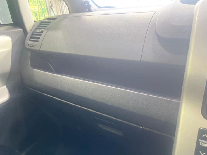 2013 Toyota Noah DBA-ZRR70G (UW-6a17b33c70bc2)[26]