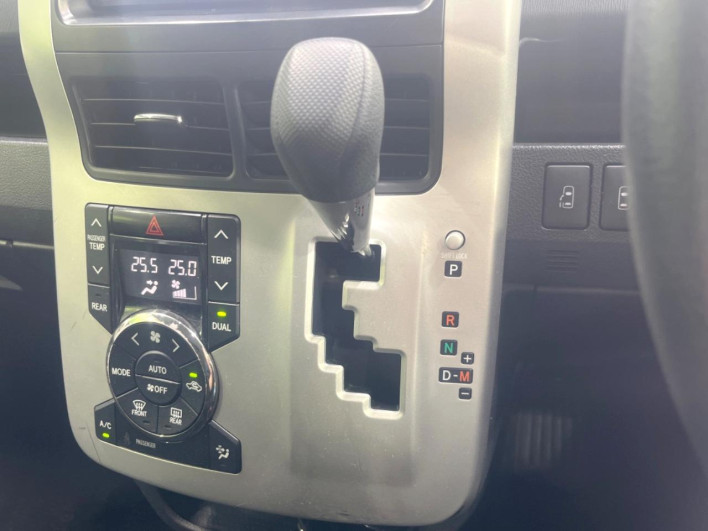 2013 Toyota Noah DBA-ZRR70G (UW-6a17b33c70bc2)[19]