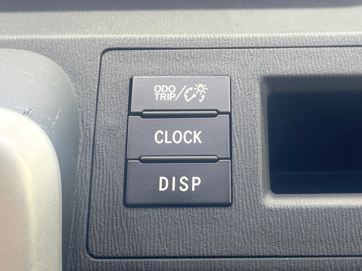 2013 Toyota Noah DBA-ZRR70G (UW-6a17b33c70bc2)[23]