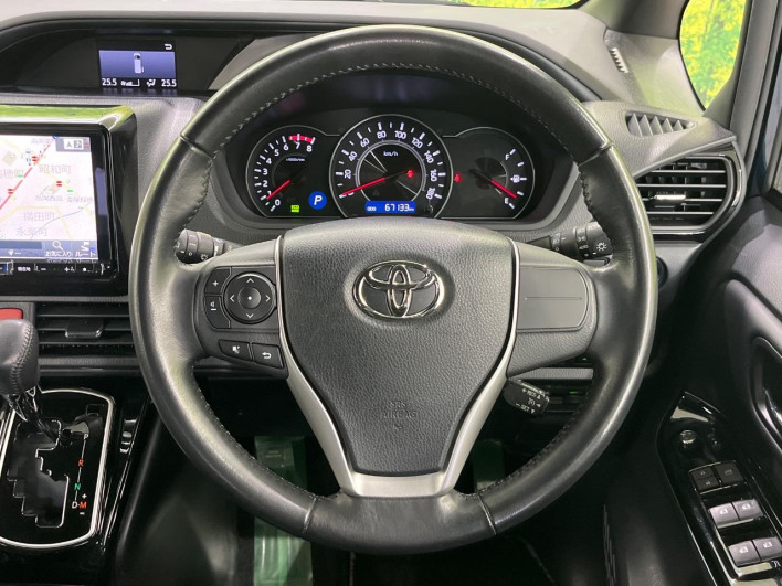 2018 Toyota Noah DBA-ZRR85W (UW-6a17b3479e571)[29]