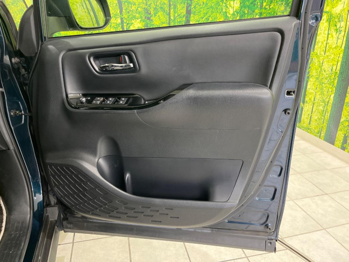 2018 Toyota Noah DBA-ZRR85W (UW-6a17b3479e571)[25]
