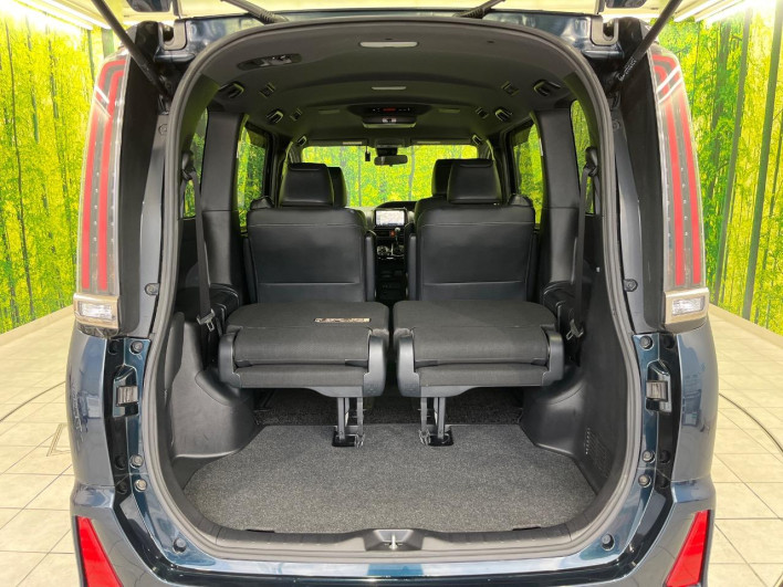 2018 Toyota Noah DBA-ZRR85W (UW-6a17b3479e571)[15]