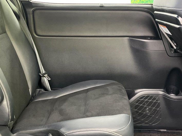 2018 Toyota Noah DBA-ZRR85W (UW-6a17b3479e571)[26]