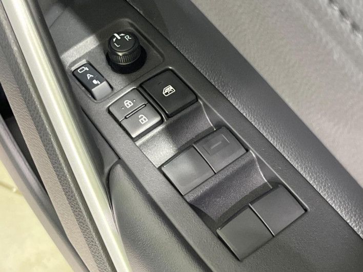 2025 Toyota Corolla Cross 6AA-ZVG13 (UW-6a17b34e1f042)[16]