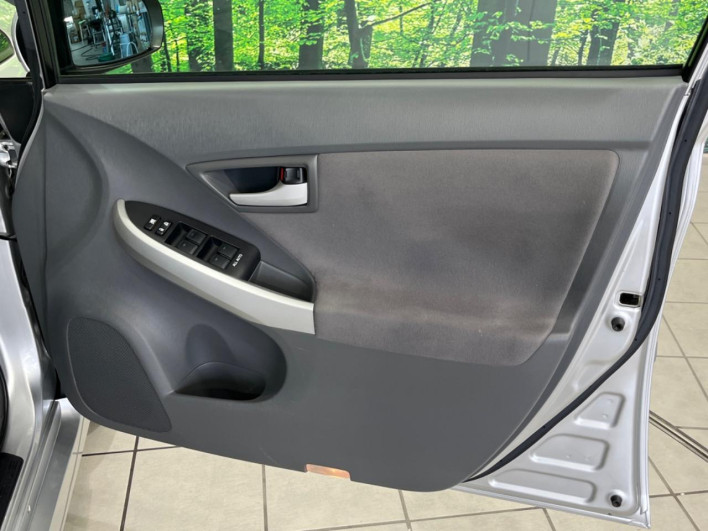 2011 Toyota Prius DAA-ZVW30 (UW-6a17b3512a7e5)[28]