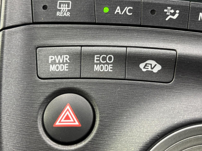 2011 Toyota Prius DAA-ZVW30 (UW-6a17b3512a7e5)[19]