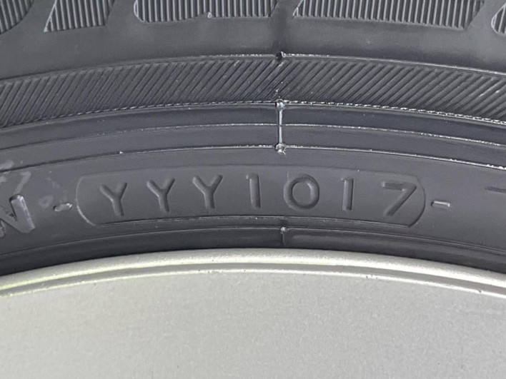 2011 Toyota Prius DAA-ZVW30 (UW-6a17b3512a7e5)[9]