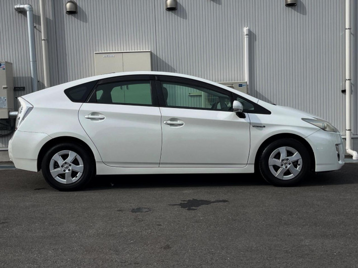 2011 Toyota Prius DAA-ZVW30 (UW-6a17b352933b7)[20]