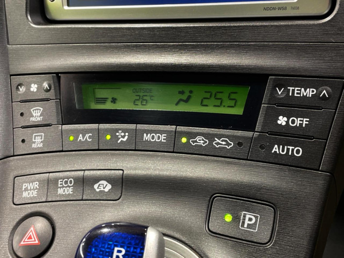 2011 Toyota Prius DAA-ZVW30 (UW-6a17b352ce52b)[27]