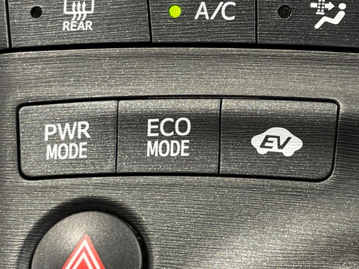 2011 Toyota Prius DAA-ZVW30 (UW-6a17b352ce52b)[28]