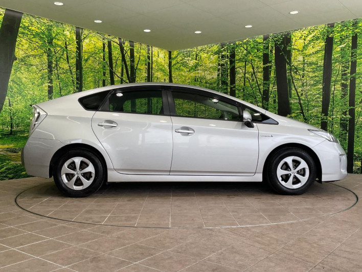 2012 Toyota Prius DAA-ZVW30 (UW-6a17b3542b3f8)[15]