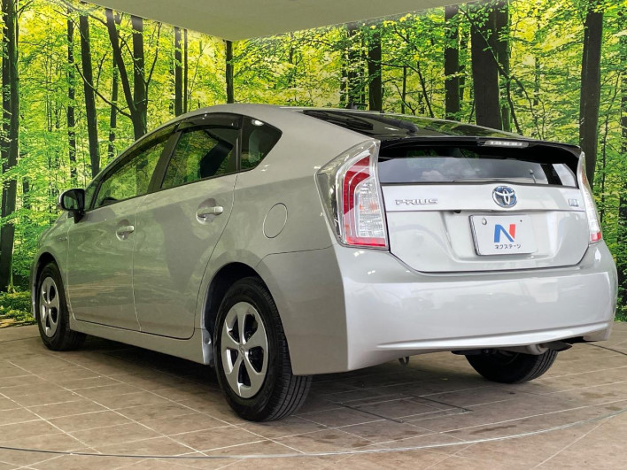 2012 Toyota Prius DAA-ZVW30 (UW-6a17b3542b3f8)[18]