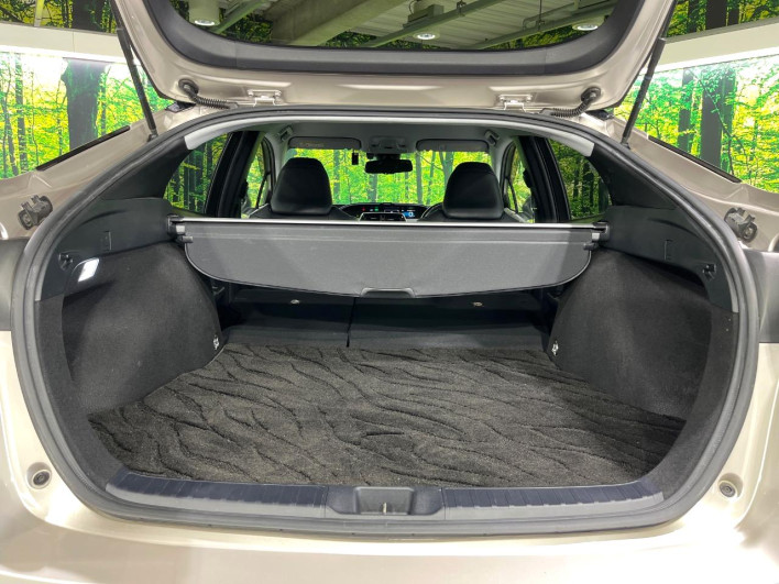 2017 Toyota Prius DAA-ZVW51 (UW-6a17b358ba338)[14]