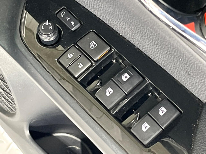 2017 Toyota Prius DAA-ZVW51 (UW-6a17b358ba338)[21]