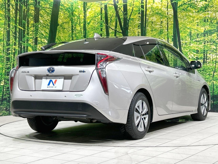 2016 Toyota Prius DAA-ZVW51 (UW-6a17b35a4fd75)[10]