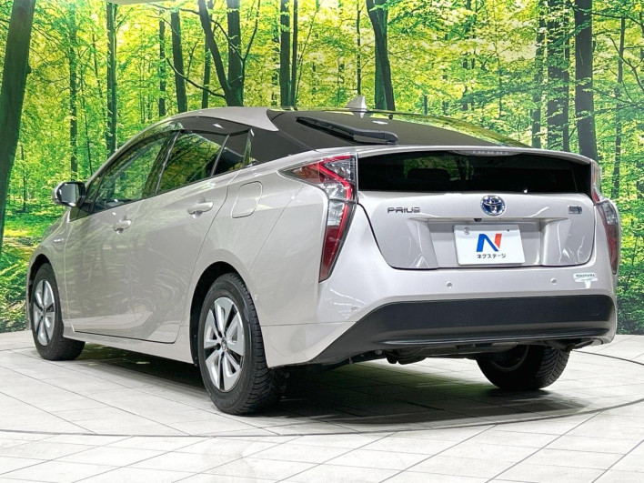 2016 Toyota Prius DAA-ZVW51 (UW-6a17b35a4fd75)[12]