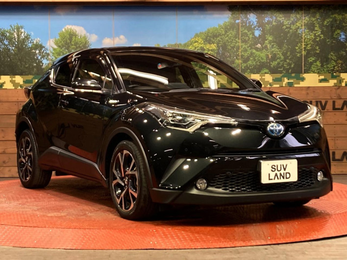 2017 Toyota C-HR DAA-ZYX10 (UW-6a17b36b53a35)[14]