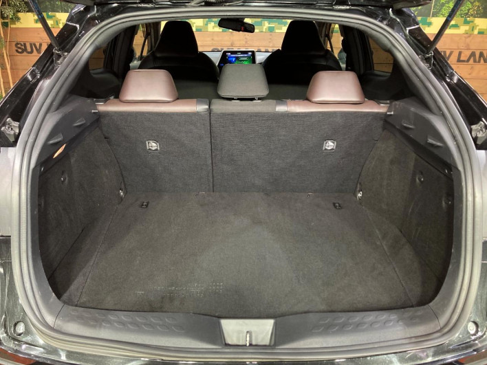 2017 Toyota C-HR DAA-ZYX10 (UW-6a17b36b53a35)[25]
