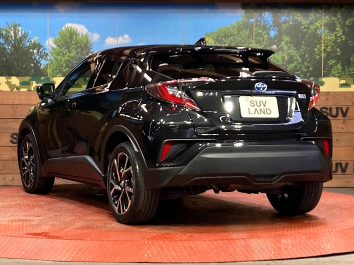 2017 Toyota C-HR DAA-ZYX10 (UW-6a17b36b53a35)[18]