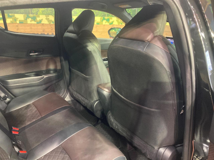 2017 Toyota C-HR DAA-ZYX10 (UW-6a17b36b53a35)[29]