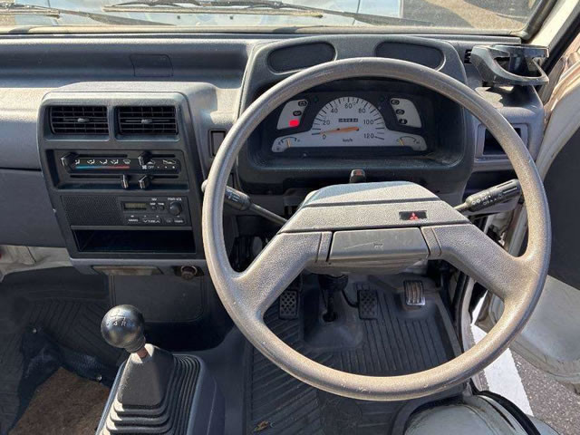 1997 Mitsubishi Minicab Truck U41T (UW-6a17f6975ef57)[4]