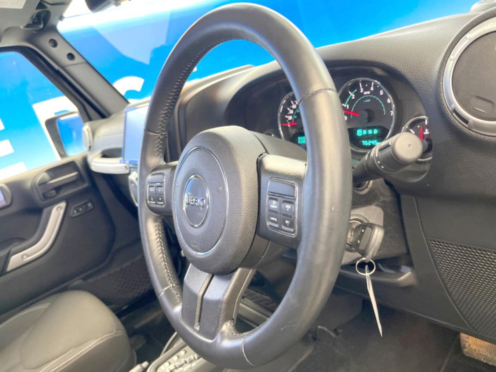 2016 Chrysler Jeep Wrangler Unlimited ABA-JK36L (UW-6a1902ed0c485)[25]